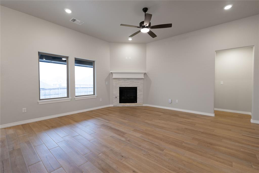 1003 Se 30th Street Property Photo 5