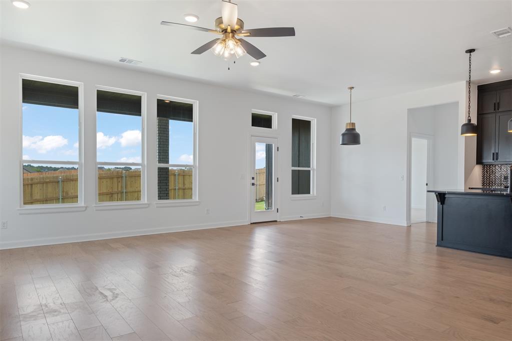 1104 Mount Irving Way Property Photo 11