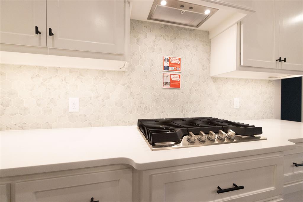 1733 Taines Turn Property Photo 4