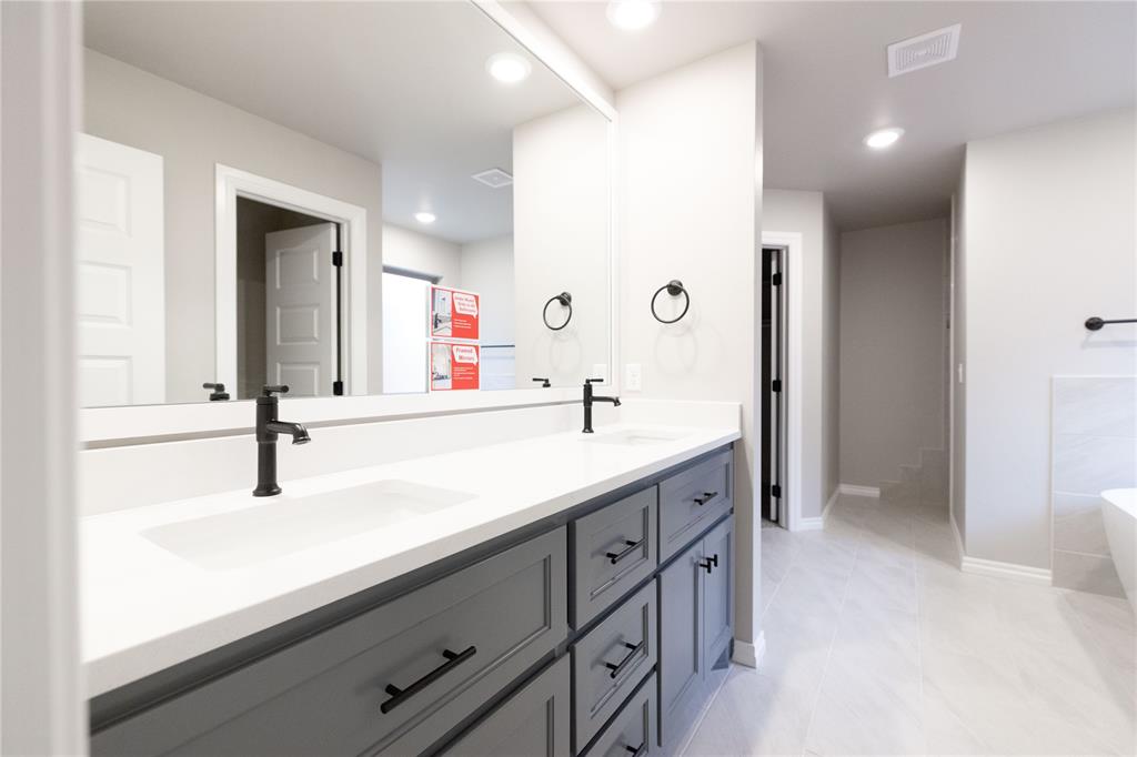1733 Taines Turn Property Photo 13