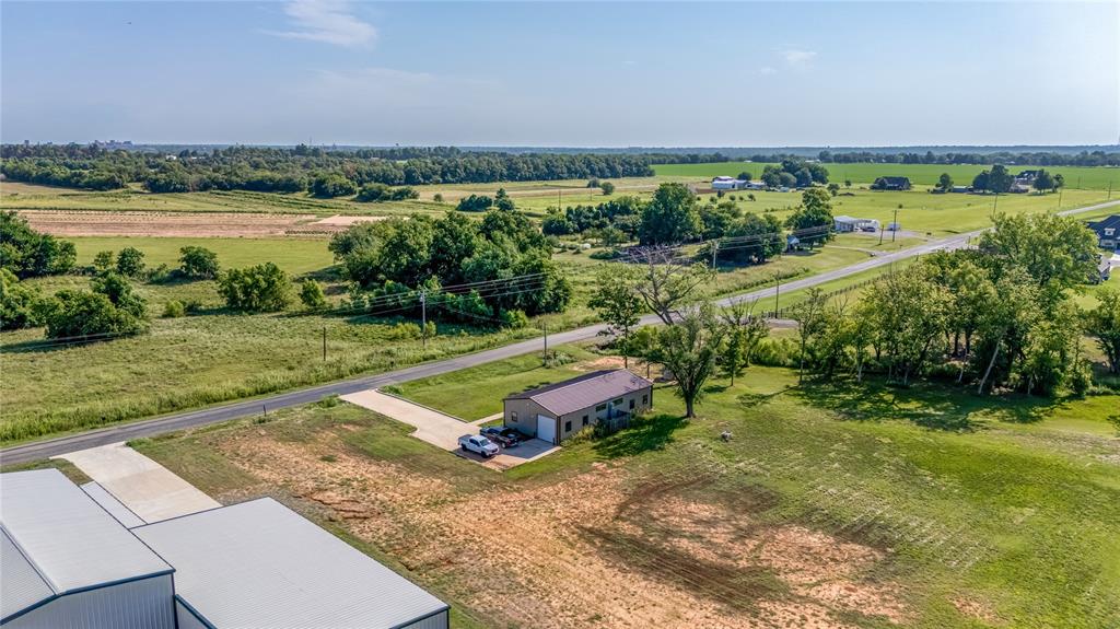 746 E Center Road Property Photo 4