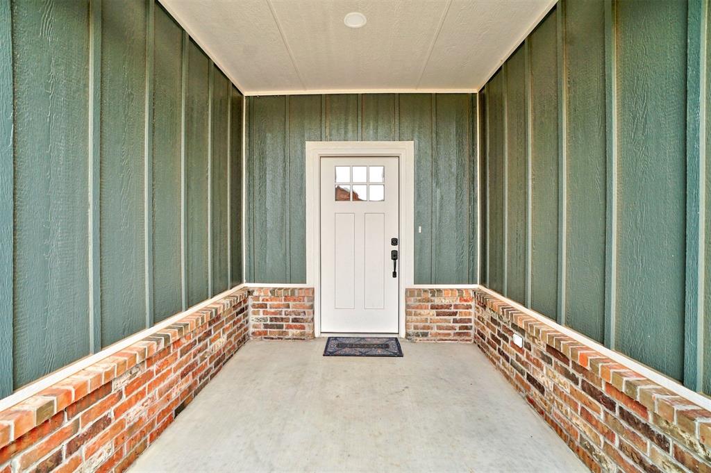 204 Outlander Way Property Photo 4