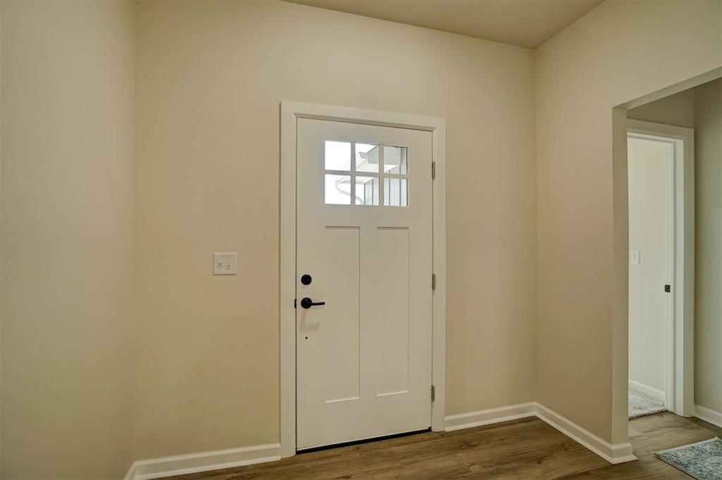 204 Outlander Way Property Photo 5