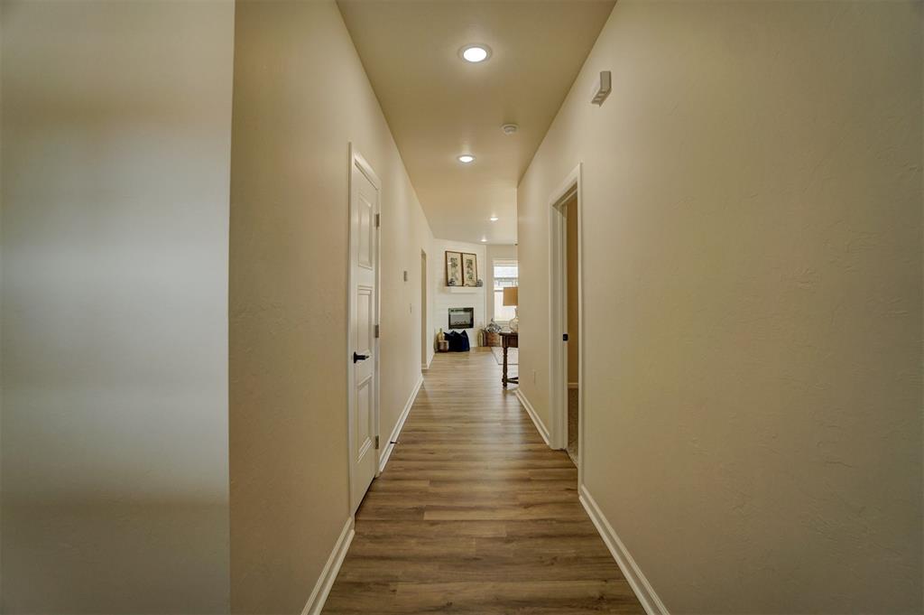 204 Outlander Way Property Photo 6