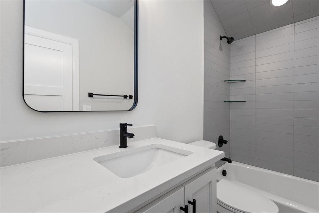 8421 Nw 128th Street Property Photo 39