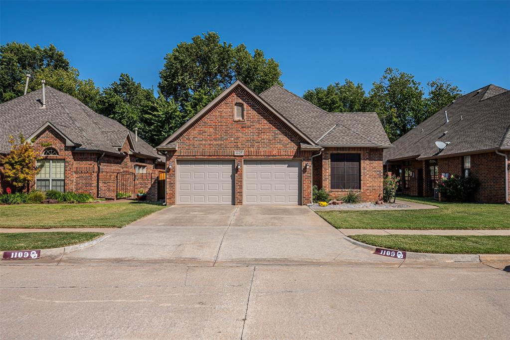 1109 Pinehurst Drive Property Photo 2