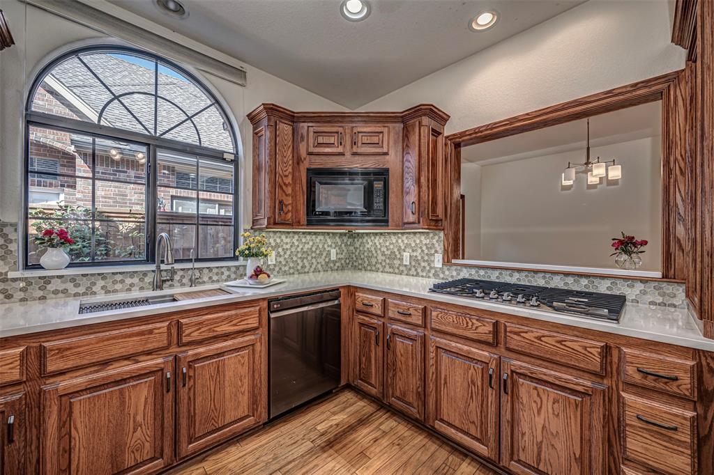 1109 Pinehurst Drive Property Photo 21