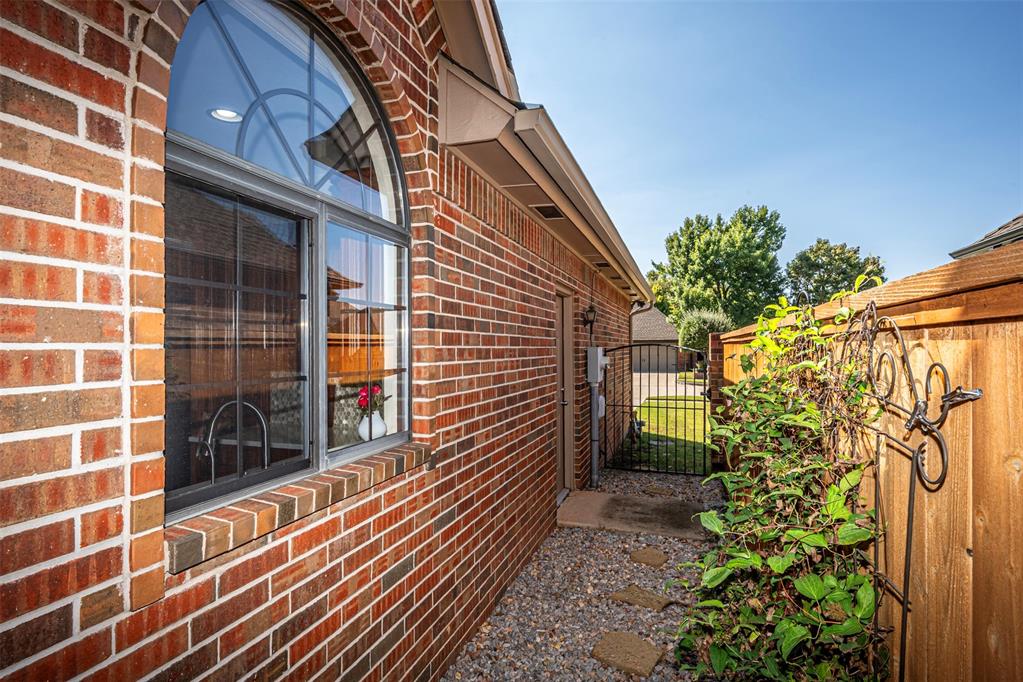 1109 Pinehurst Drive Property Photo 38