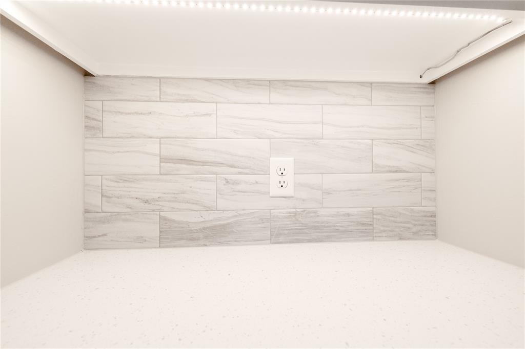 9309 Nw 116th Street Property Photo 4