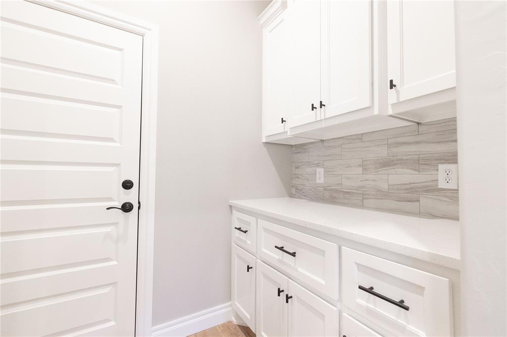 9309 Nw 116th Street Property Photo 5