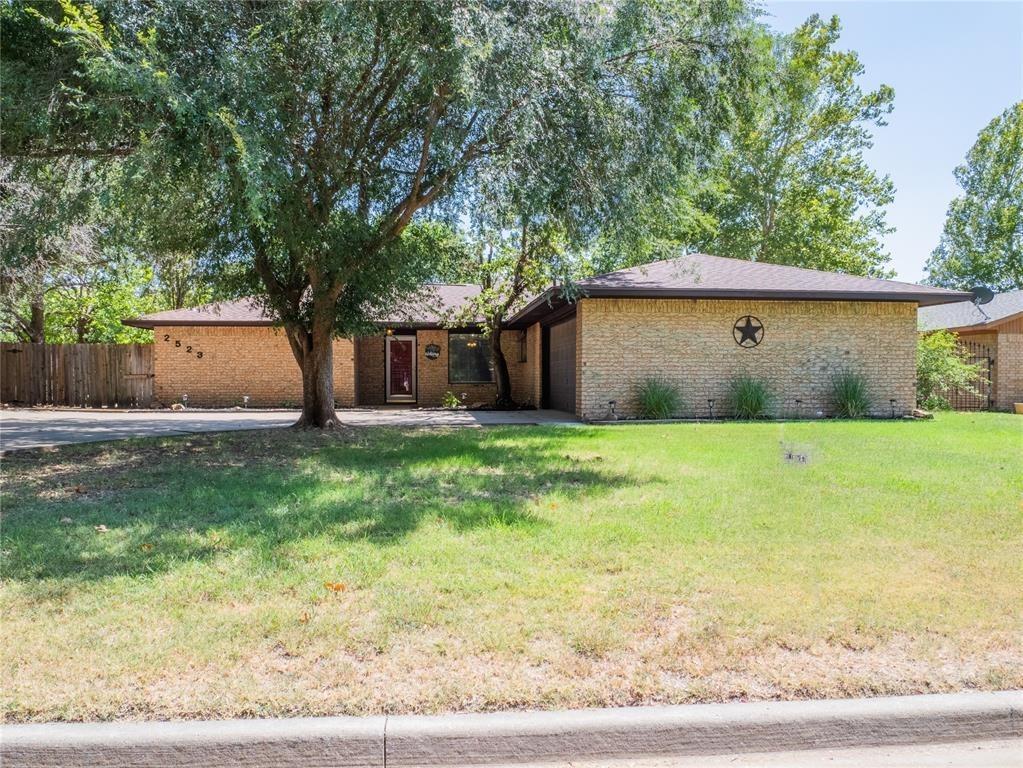 2523 Ne Heritage Creek Drive Property Photo 2