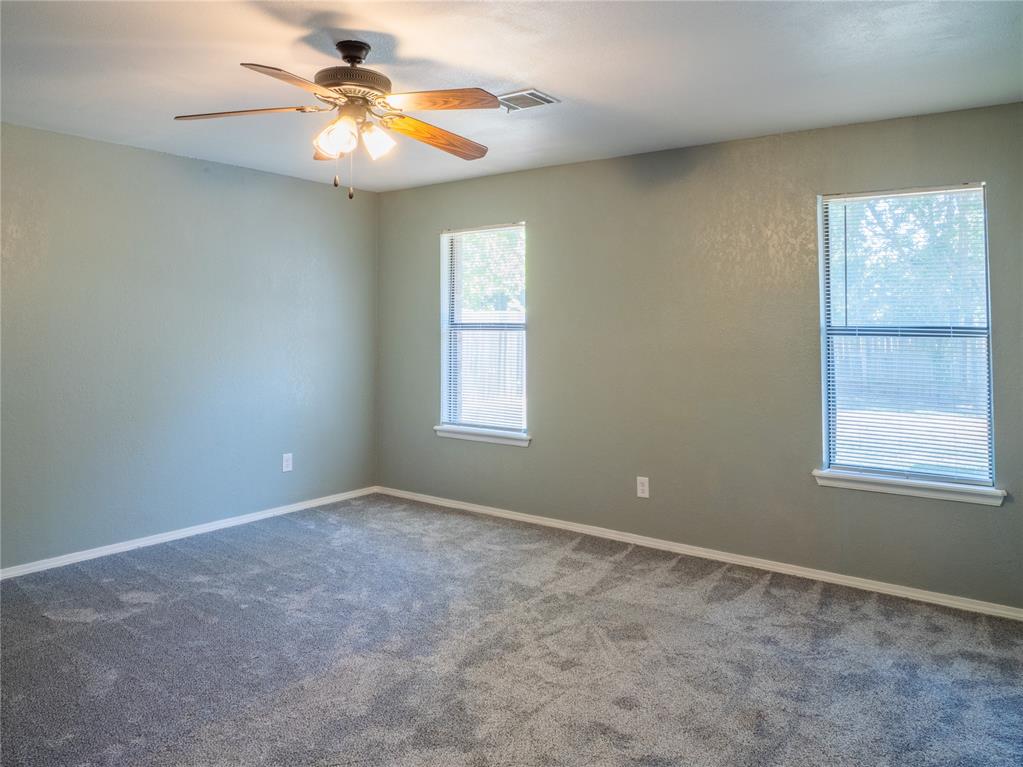 2523 Ne Heritage Creek Drive Property Photo 19