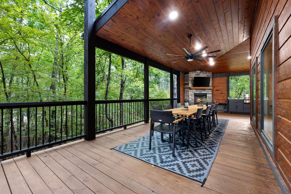 105 Western Pine Trail Property Photo 35