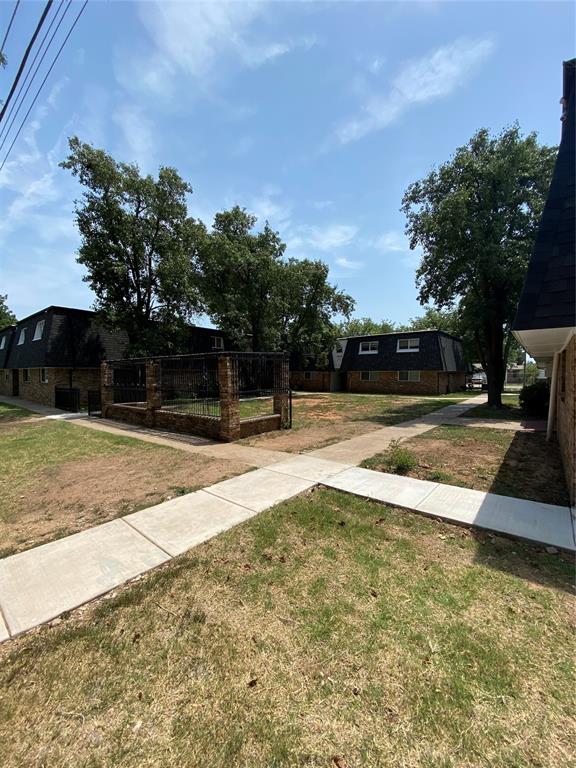 6220 S Douglas Avenue Property Photo 3