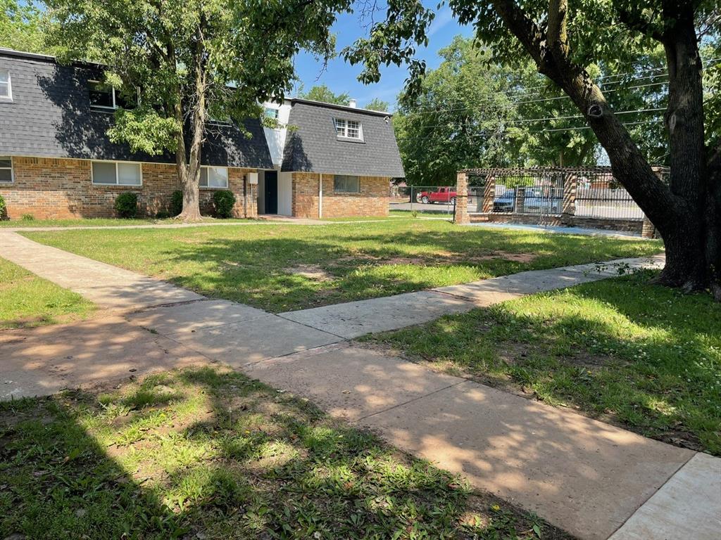 6220 S Douglas Avenue Property Photo 5