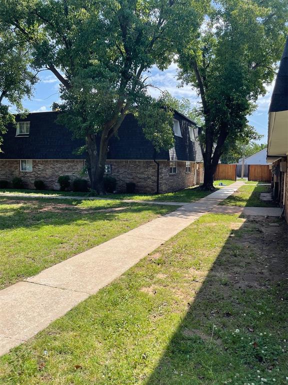 6220 S Douglas Avenue Property Photo 7