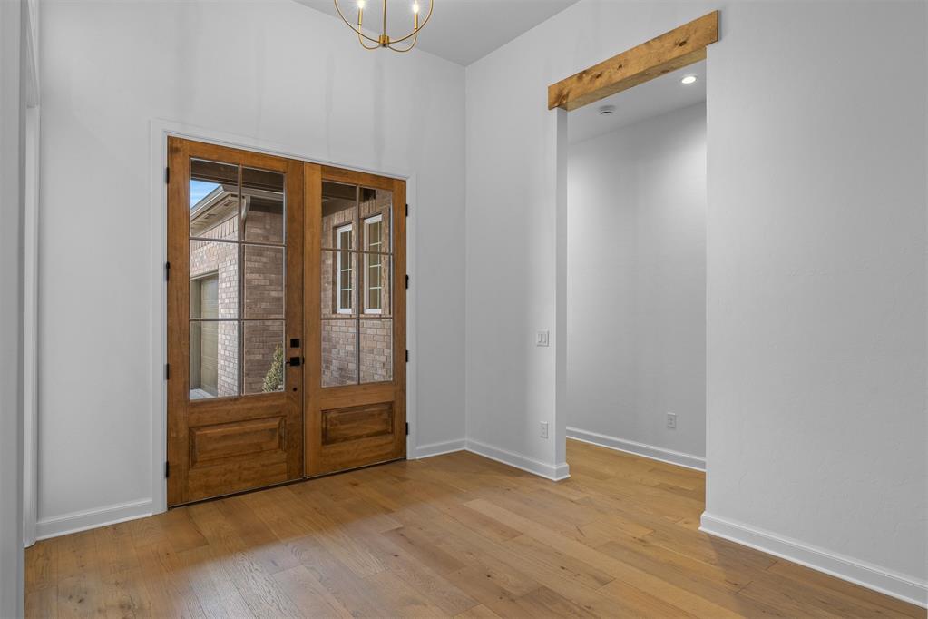 4001 Yellowstone Drive Property Photo 4