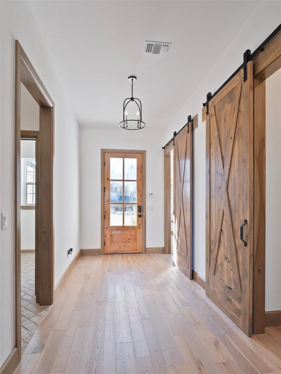 9008 Prairie Valley Drive Property Photo 8