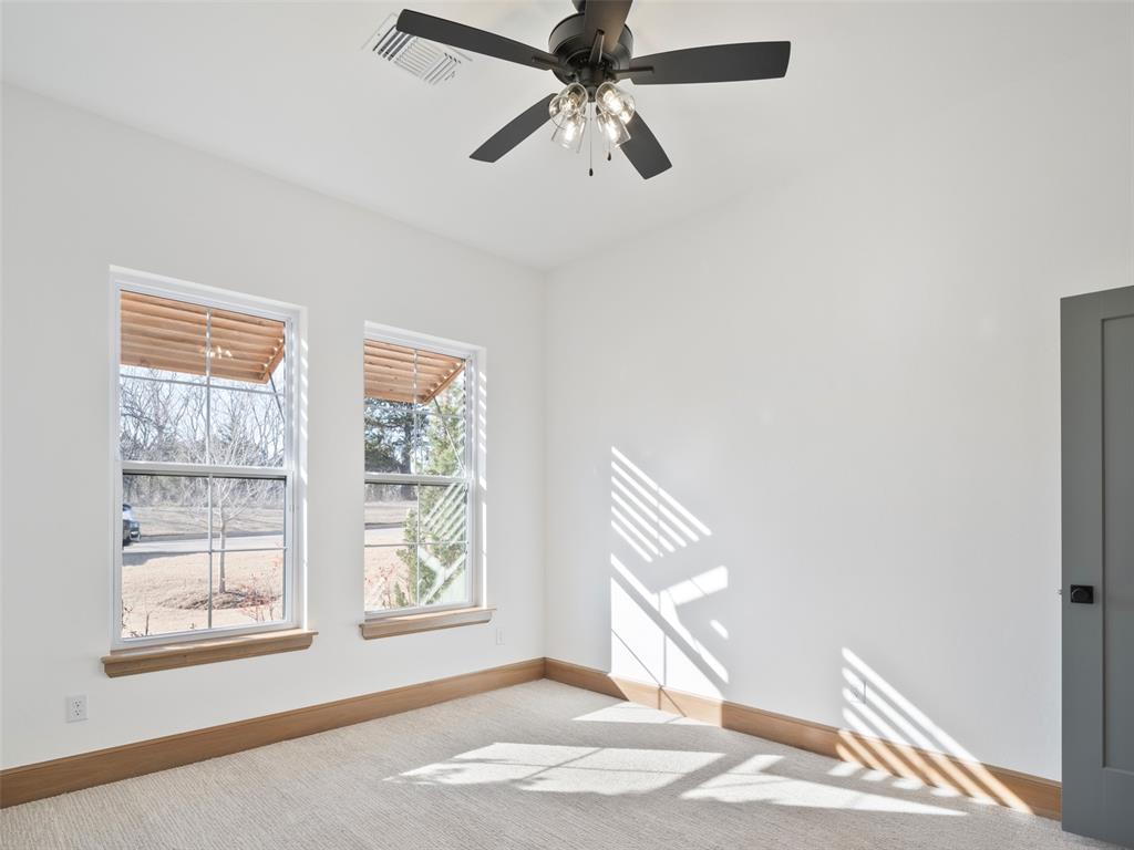 9008 Prairie Valley Drive Property Photo 9