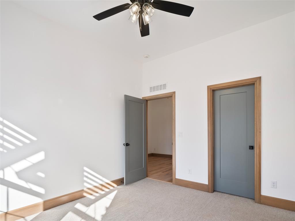 9008 Prairie Valley Drive Property Photo 10