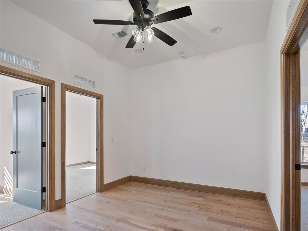 9008 Prairie Valley Drive Property Photo 16