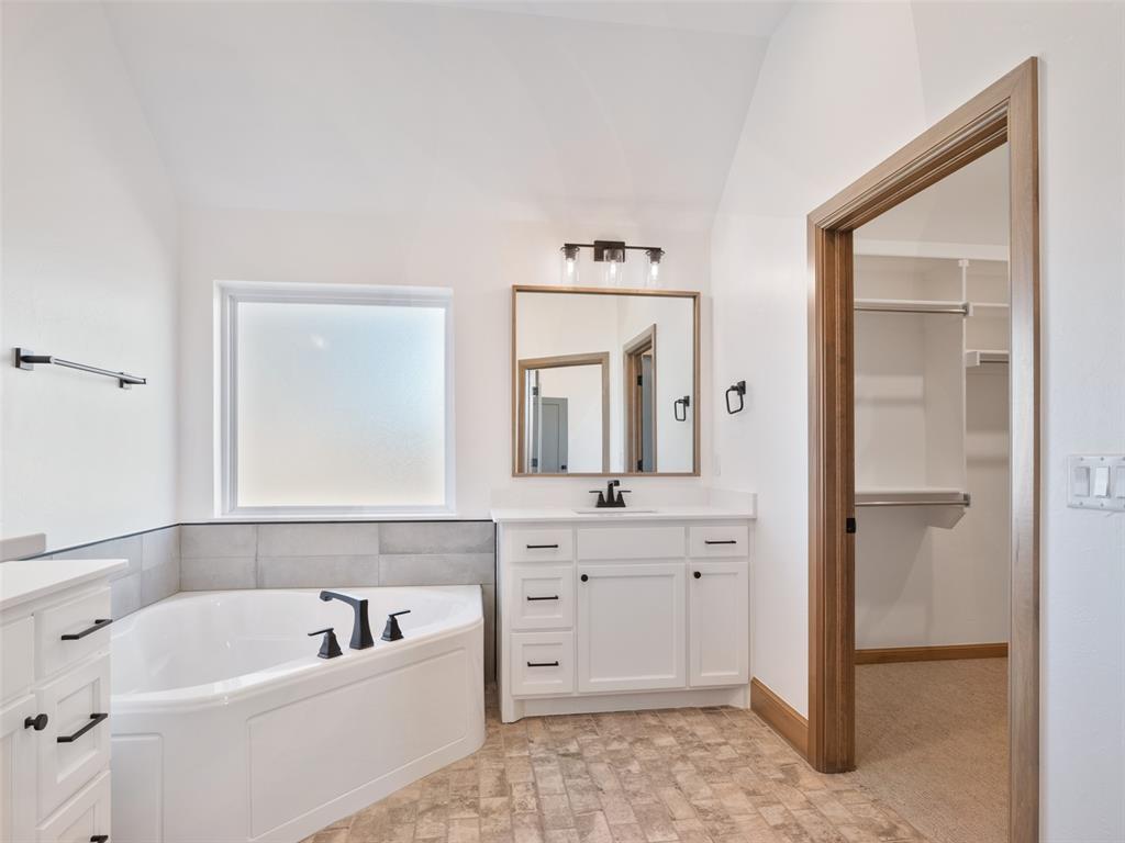 9008 Prairie Valley Drive Property Photo 39
