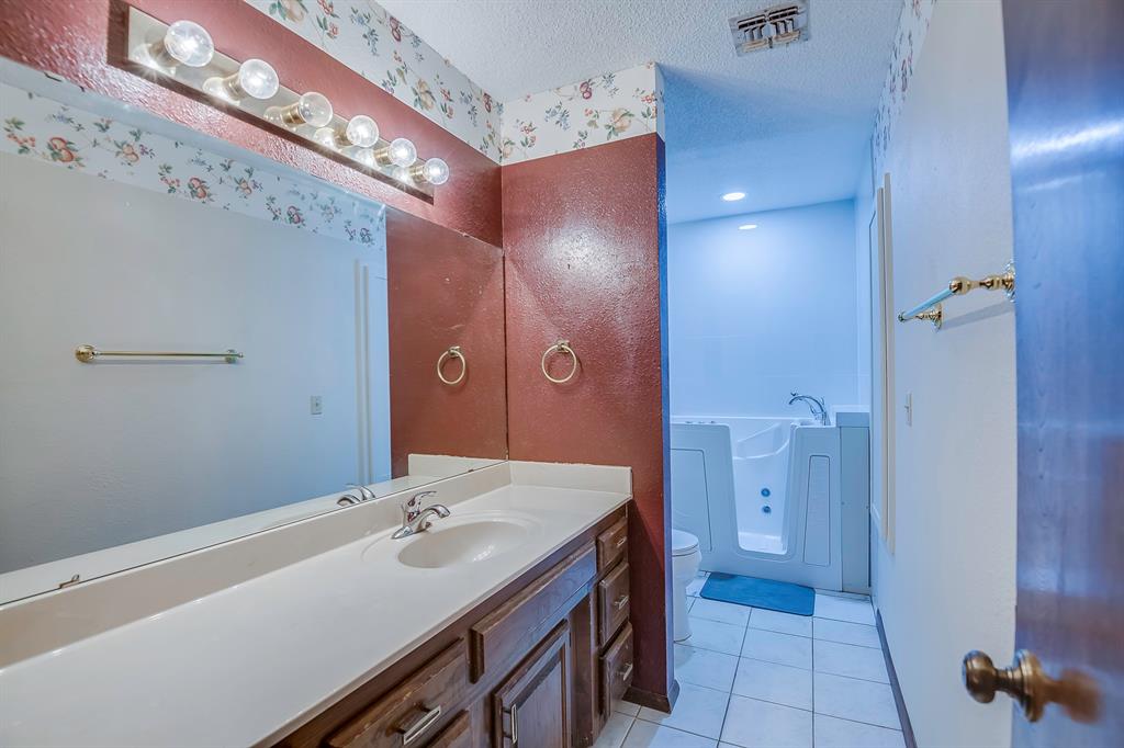 7833 Ne 95th Street Property Photo 21
