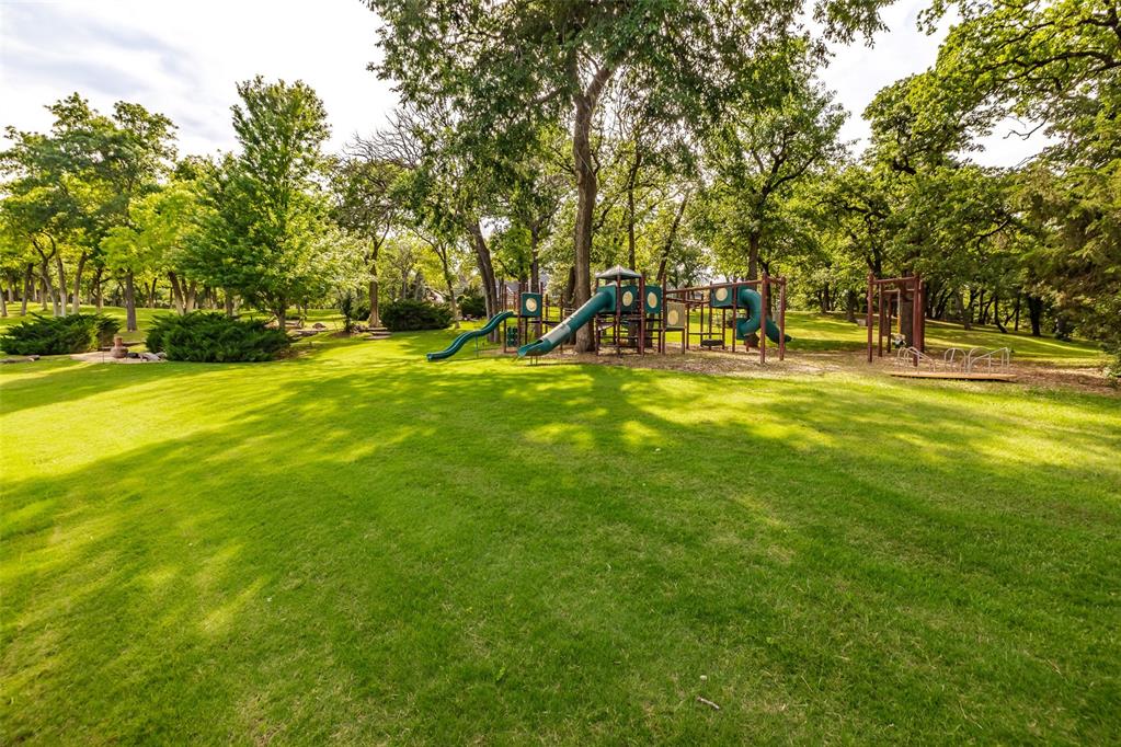 2701 Twin Creek Drive Property Photo 37