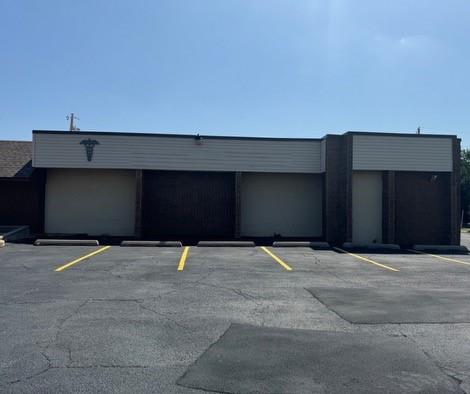 320 N I-35 Service Road Property Photo 2