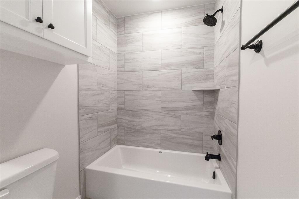 3201 Courtney Creek Drive Property Photo 22