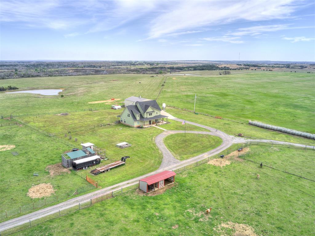 352077 E 800 Road Property Photo 2