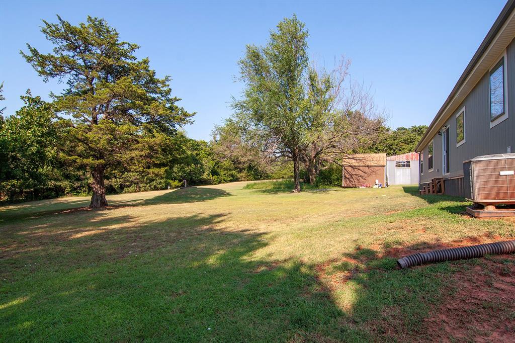 10725 Willis Road 1/2 Property Photo 3