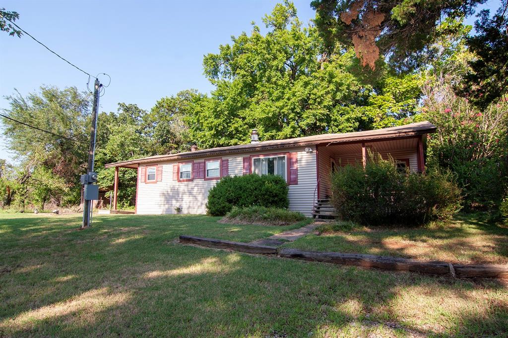 10725 Willis Road 1/2 Property Photo 16