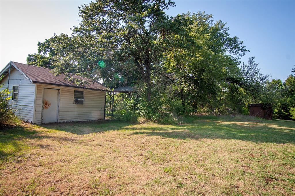 10725 Willis Road 1/2 Property Photo 17