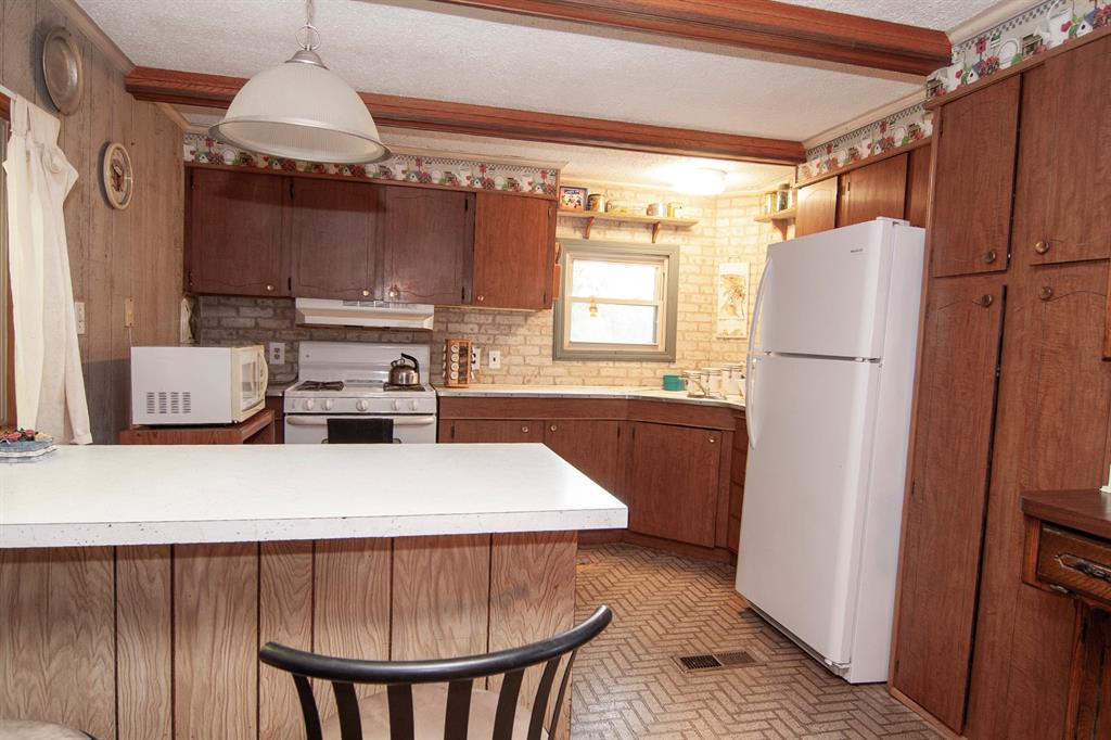 10725 Willis Road 1/2 Property Photo 21