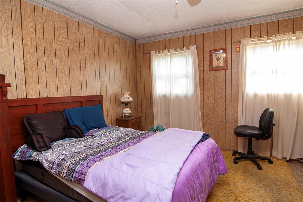 10725 Willis Road 1/2 Property Photo 22