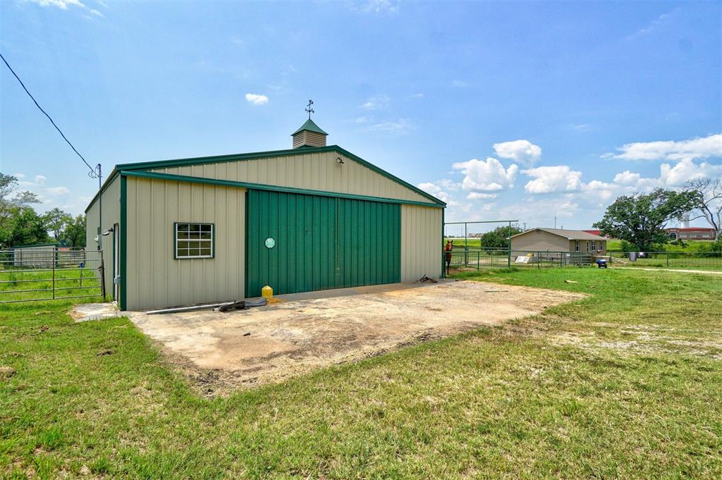 56123 Moccasin Trail Property Photo 5