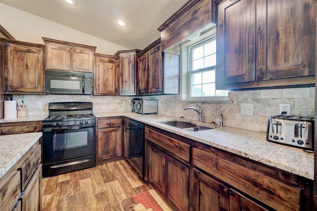 56123 Moccasin Trail Property Photo 11