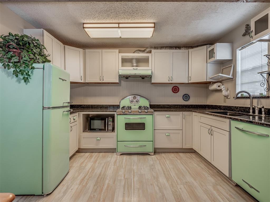 4877 Shangrila Road Property Photo 11