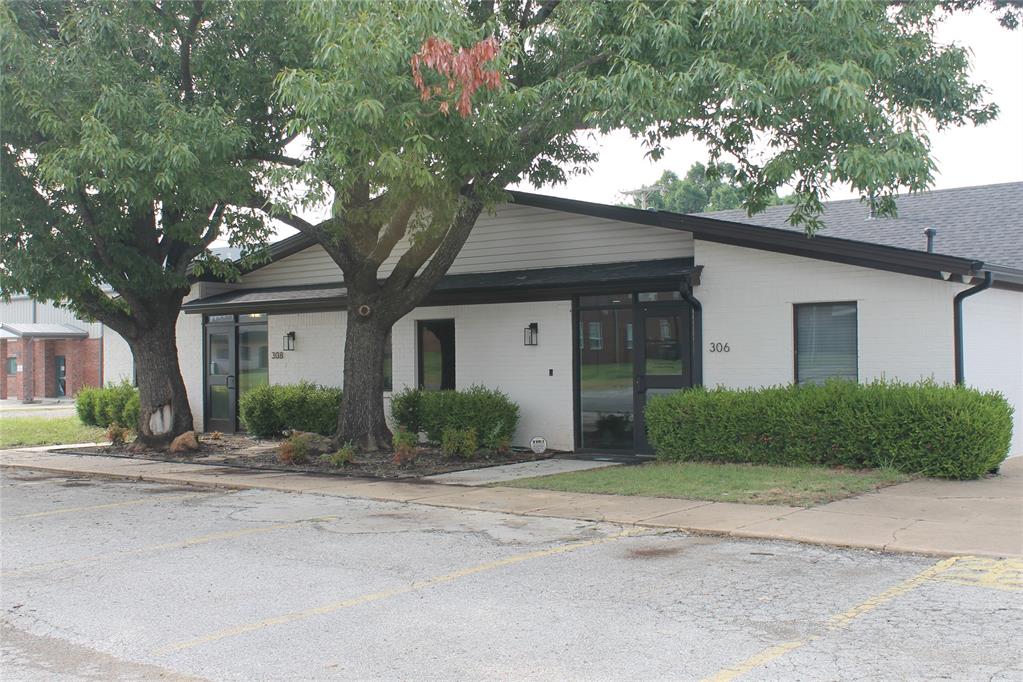 308 E Cherry Street Property Photo 1