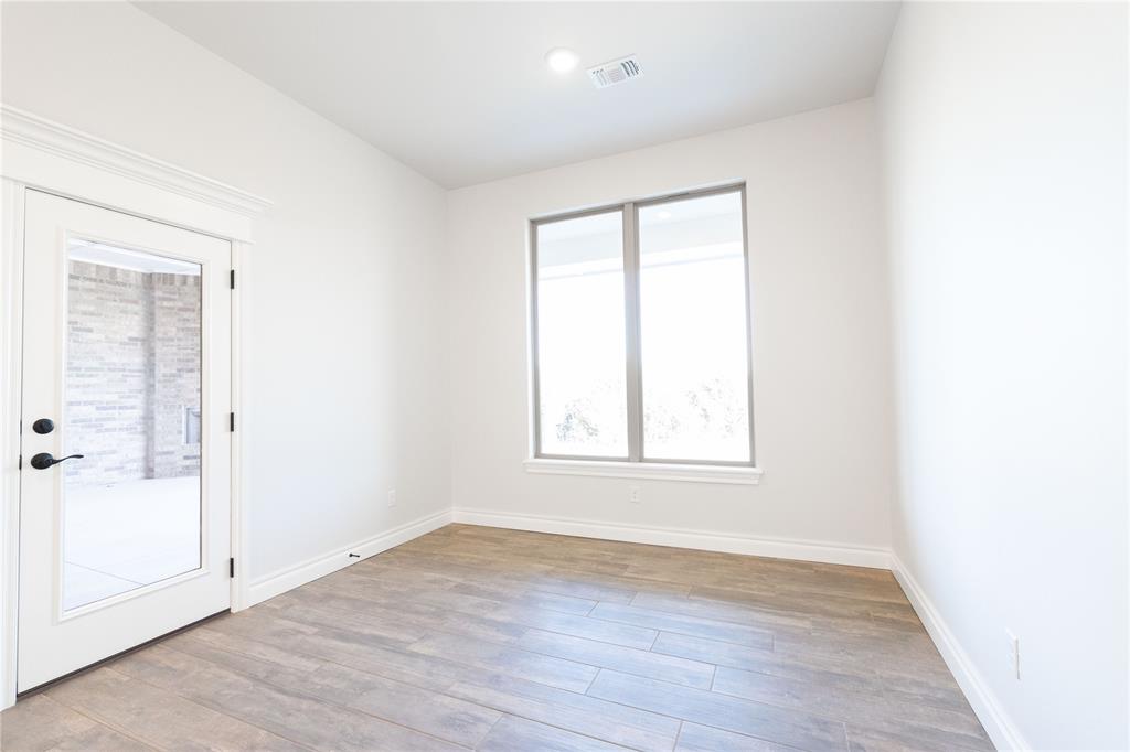 9705 Blue Bonnet Boulevard Property Photo 13