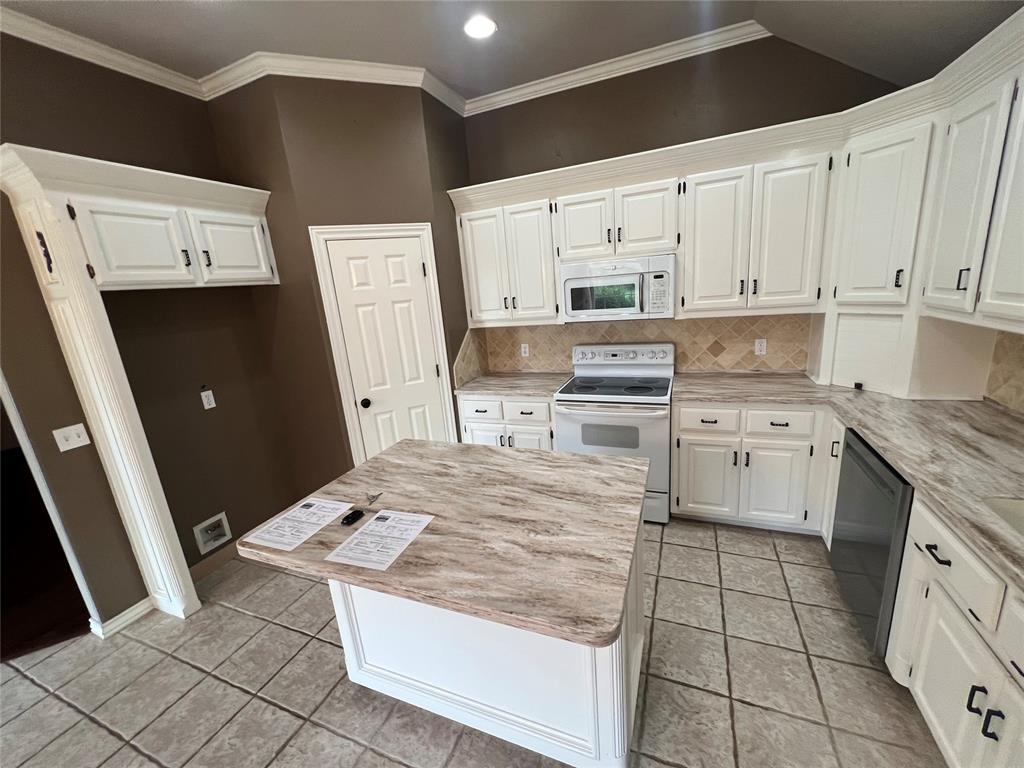 3613 Sw 128th Street Property Photo 6