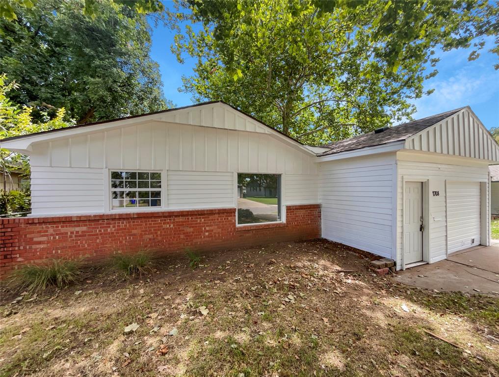 1708 Iowa Street Property Photo 7