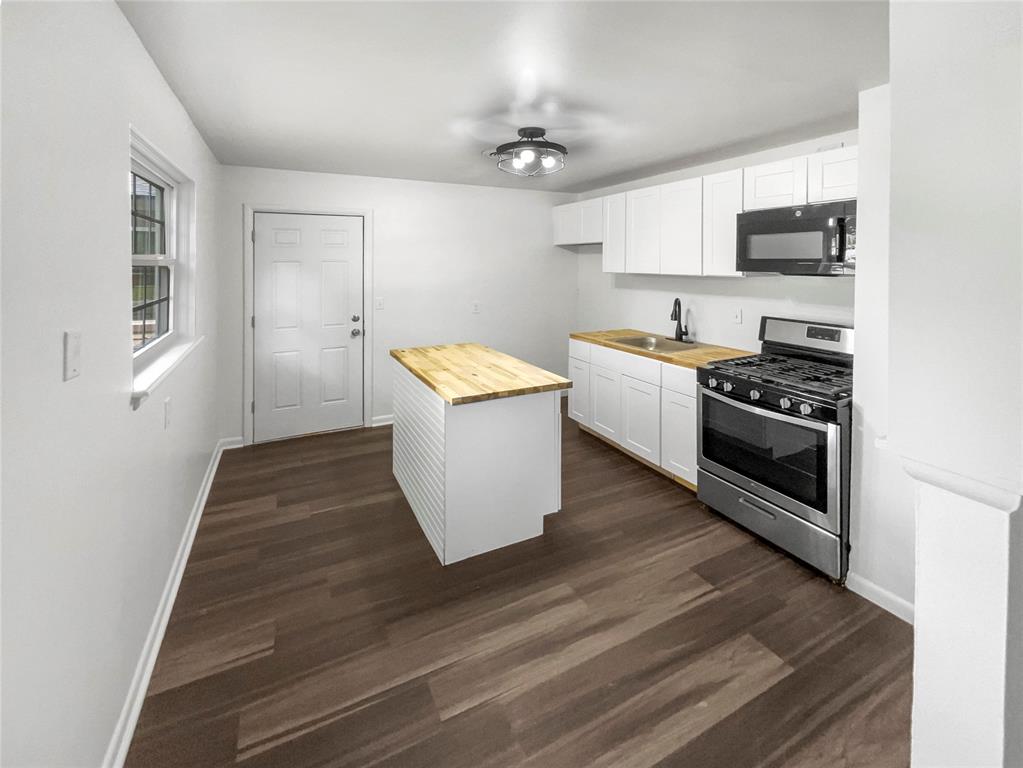 1708 Iowa Street Property Photo 8