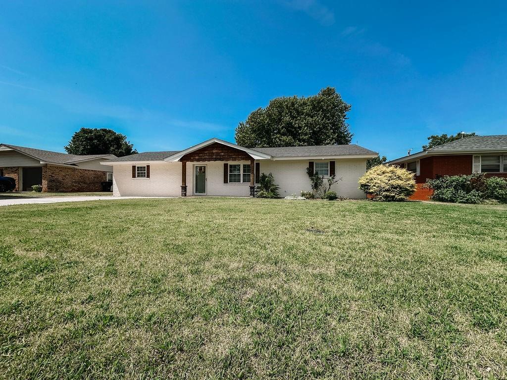306 N Max Street Property Photo 5