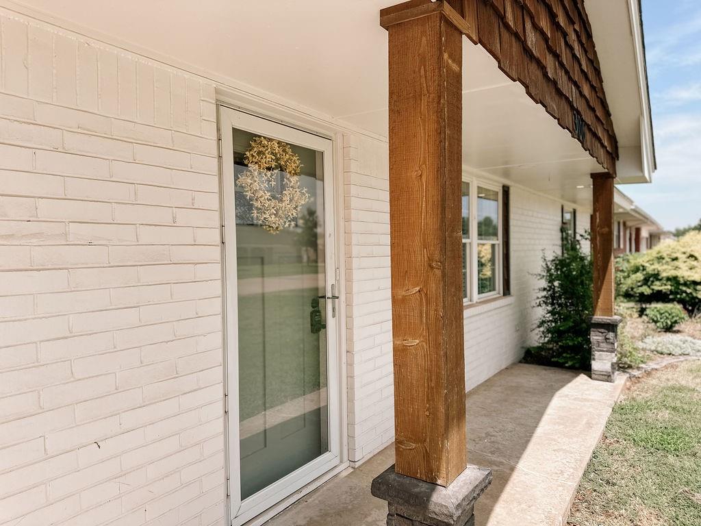 306 N Max Street Property Photo 11