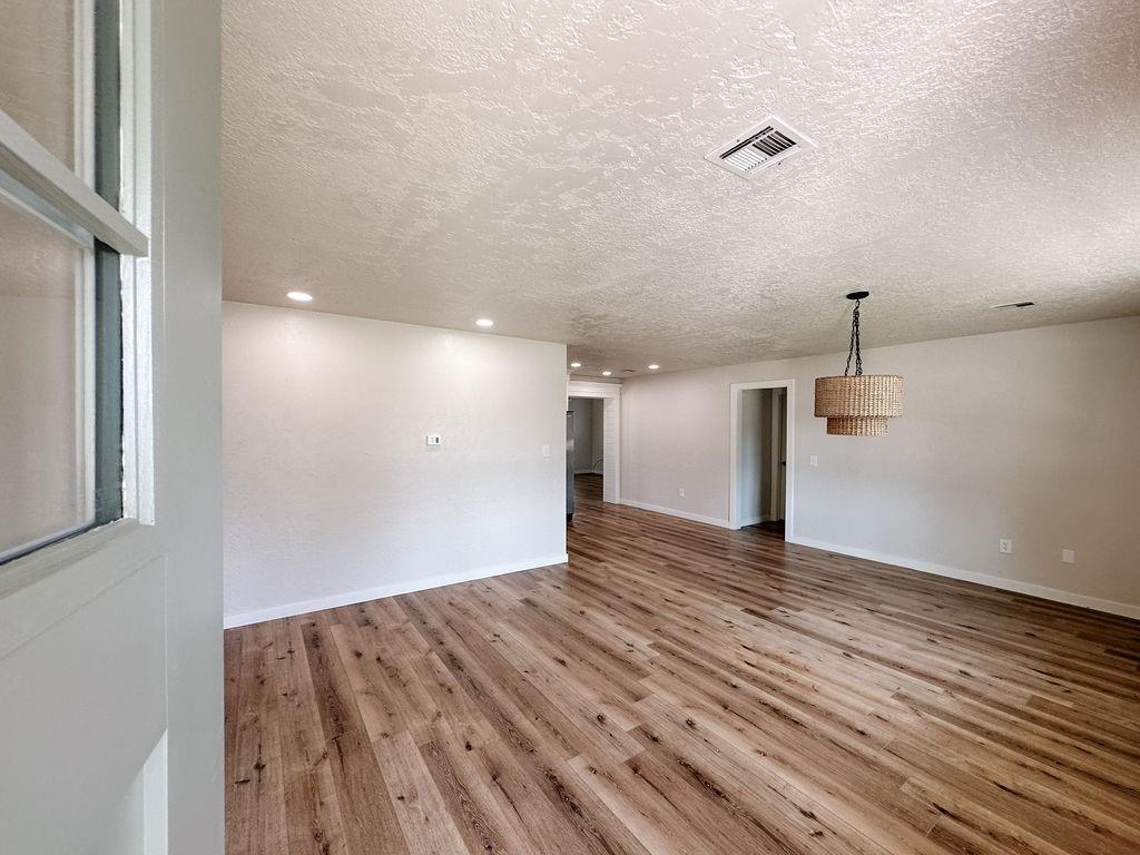 306 N Max Street Property Photo 13