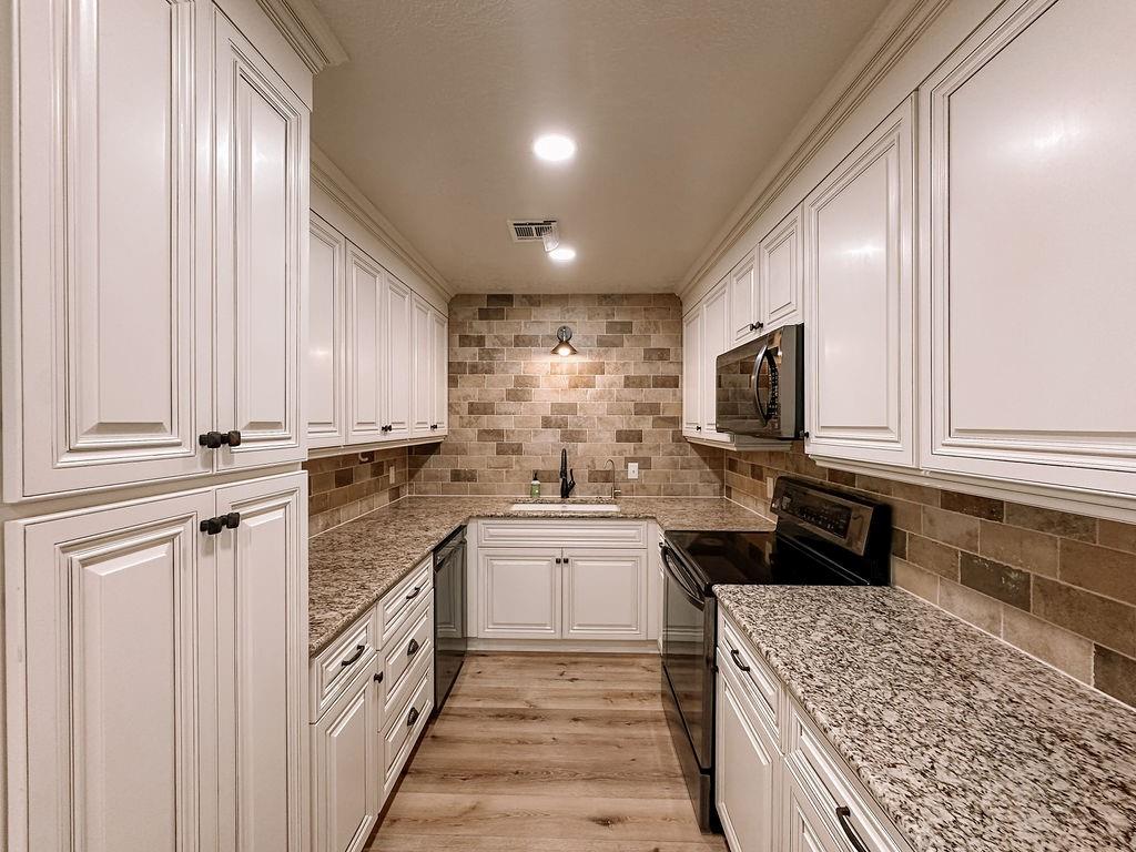 306 N Max Street Property Photo 16