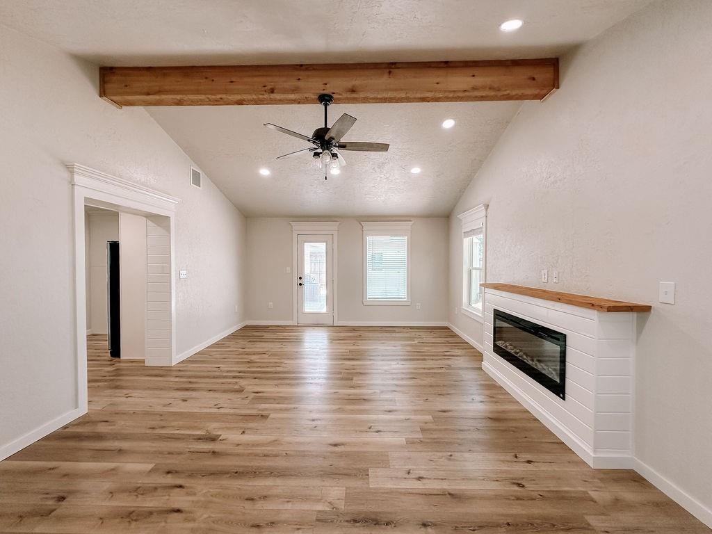 306 N Max Street Property Photo 23