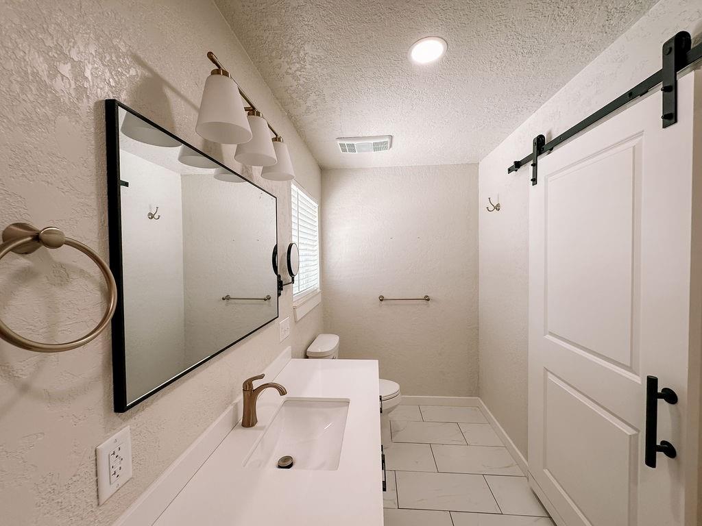 306 N Max Street Property Photo 28